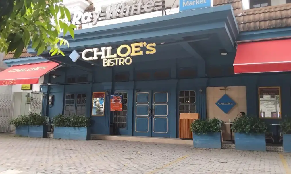 18. Chloes Bistro and Bar